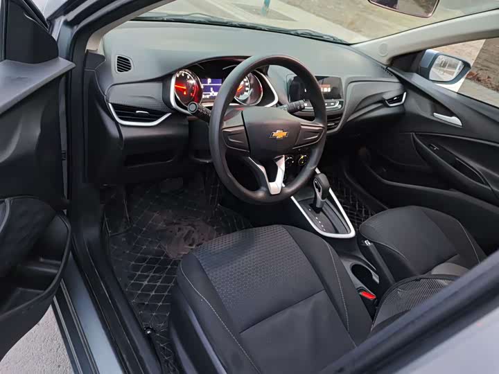 Фото 9 - Chevrolet Onix (Cavalier)