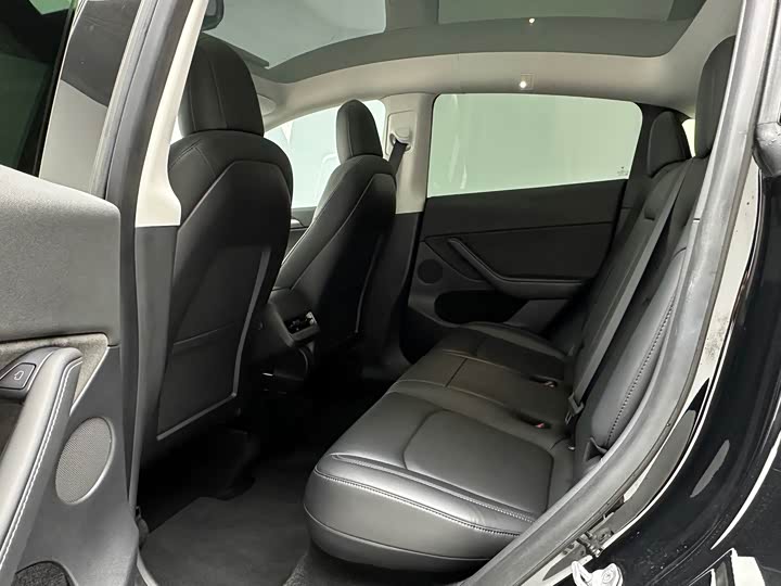 Фото 8 - Tesla Model Y