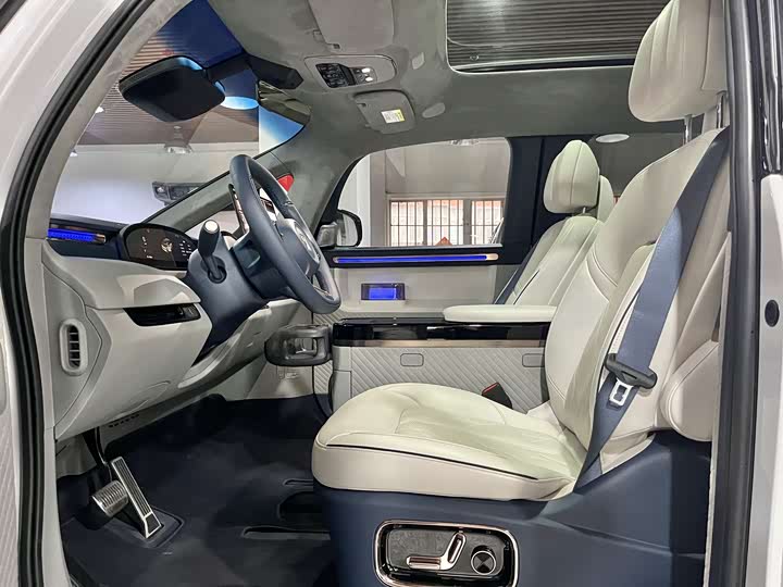 Фото 7 - Zeekr Mix