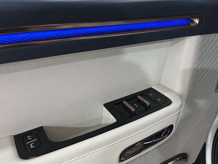 Фото 9 - Zeekr Mix