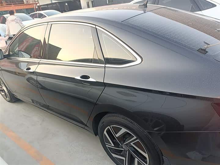 Фото 5 - Volkswagen Sagitar L