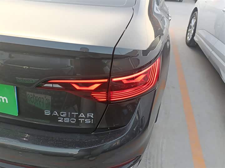 Фото 8 - Volkswagen Sagitar L