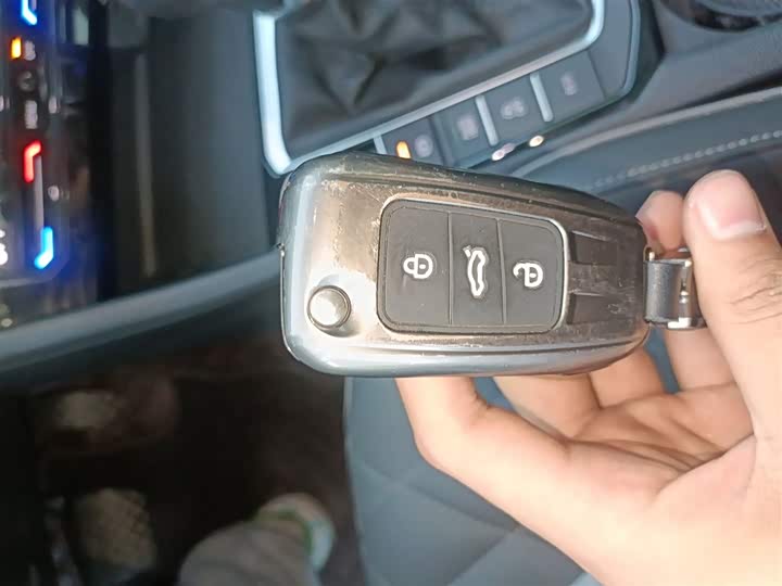 Фото 9 - Volkswagen Sagitar L