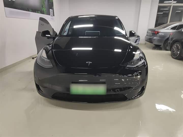 Фото 3 - Tesla Model Y