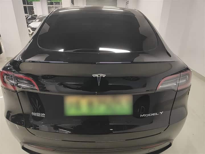 Фото 6 - Tesla Model Y