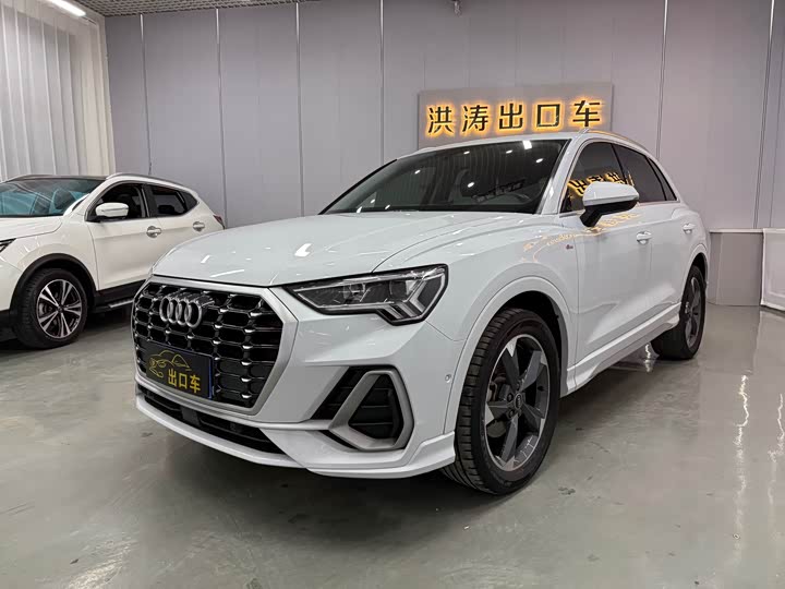 Фото 1 - Audi Q3