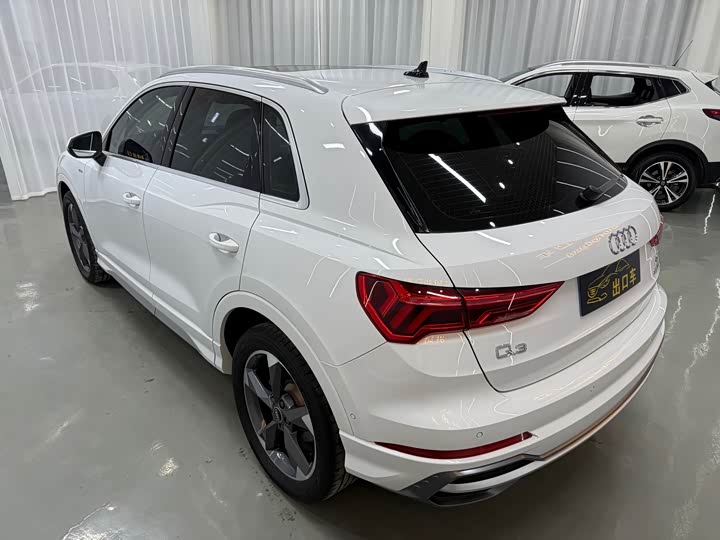Фото 3 - Audi Q3