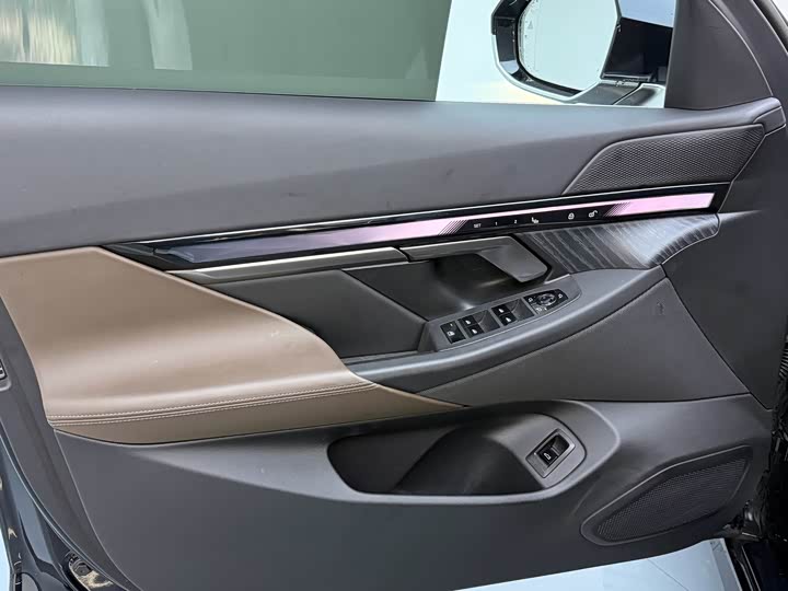 Фото 9 - BMW i5