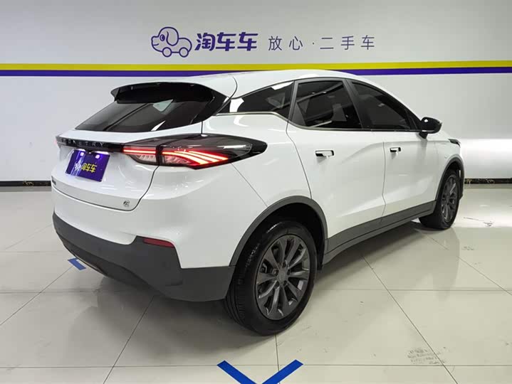 Фото 3 - Geely Geometry C