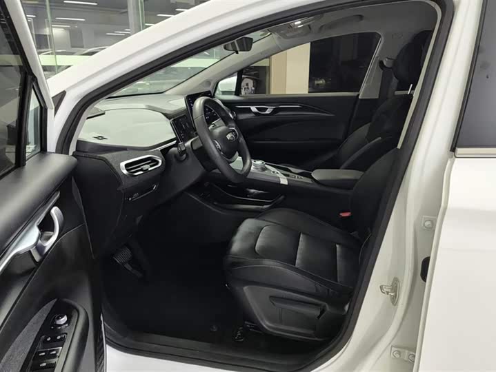 Фото 9 - Geely Geometry C