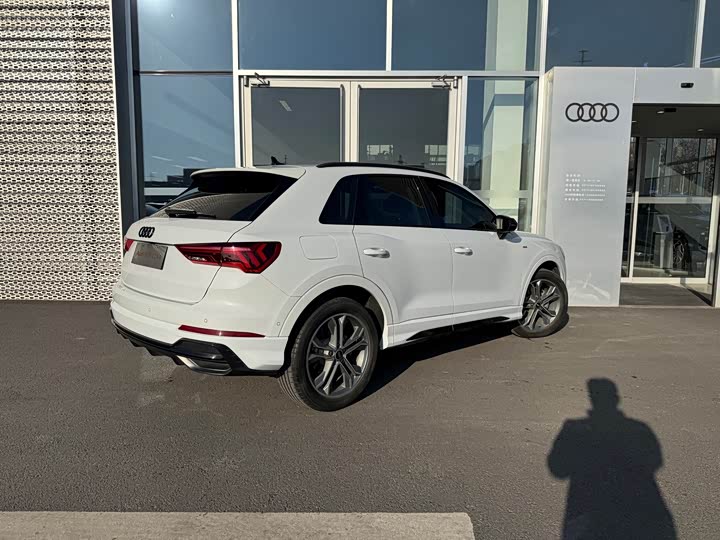 Фото 4 - Audi Q3