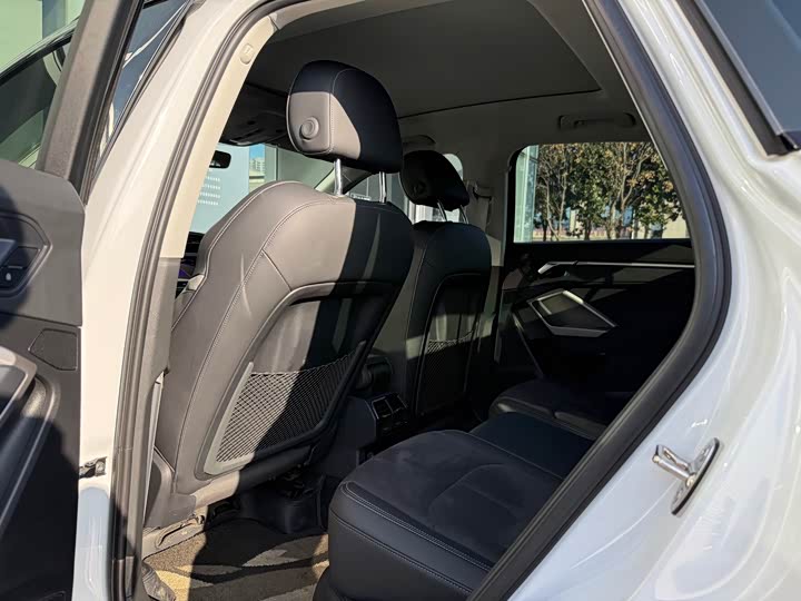 Фото 9 - Audi Q3