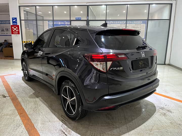 Фото 6 - Honda Vezel