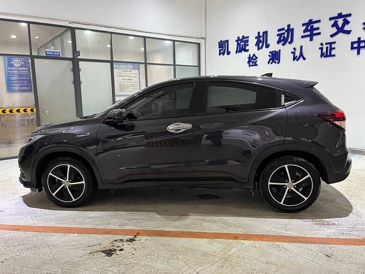 Фото 7 - Honda Vezel