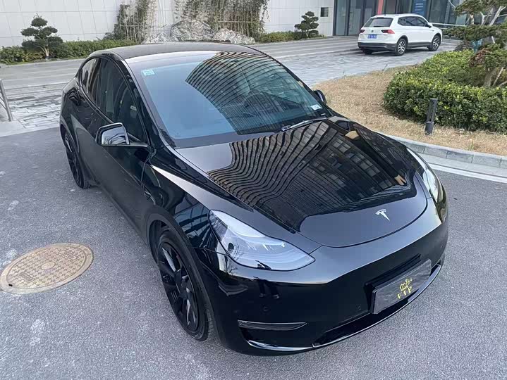 Фото 3 - Tesla Model Y