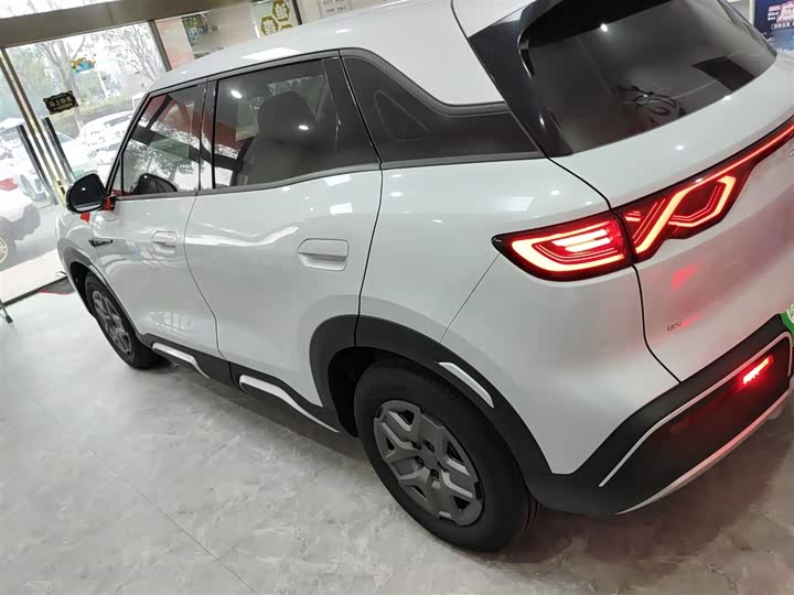 Фото 4 - BYD Yuan Up