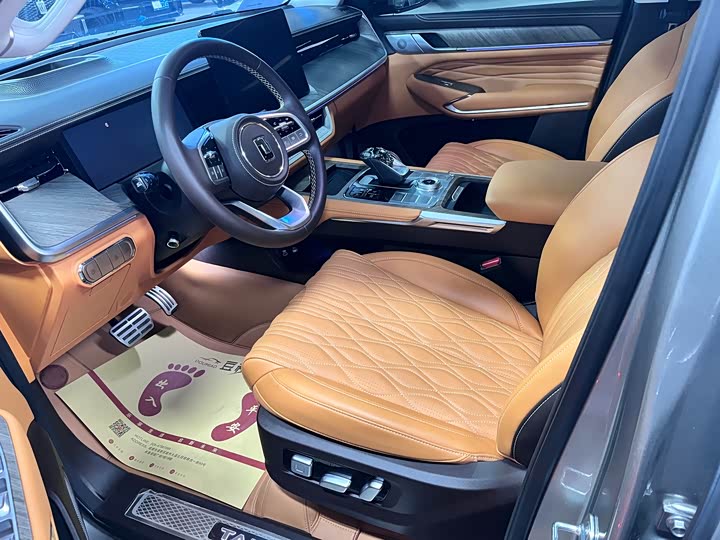 Фото 7 - Tank 500 Hybrid