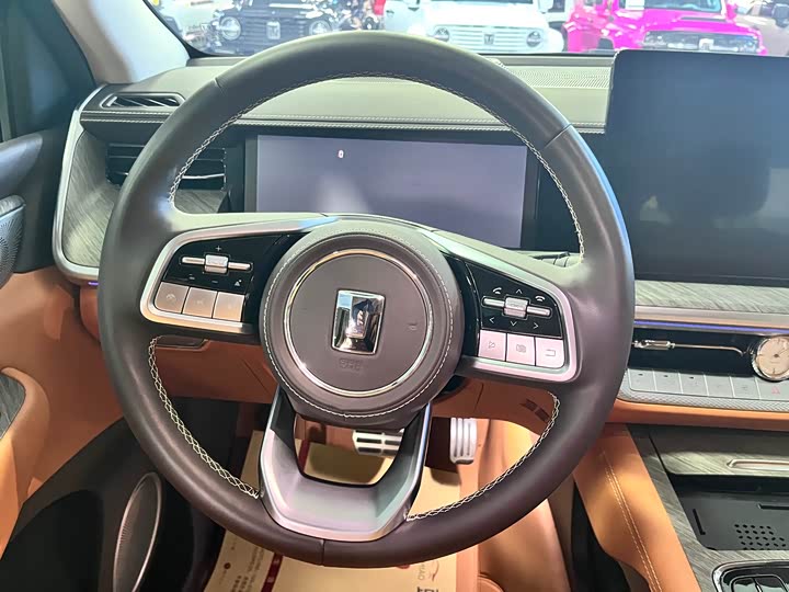 Фото 9 - Tank 500 Hybrid