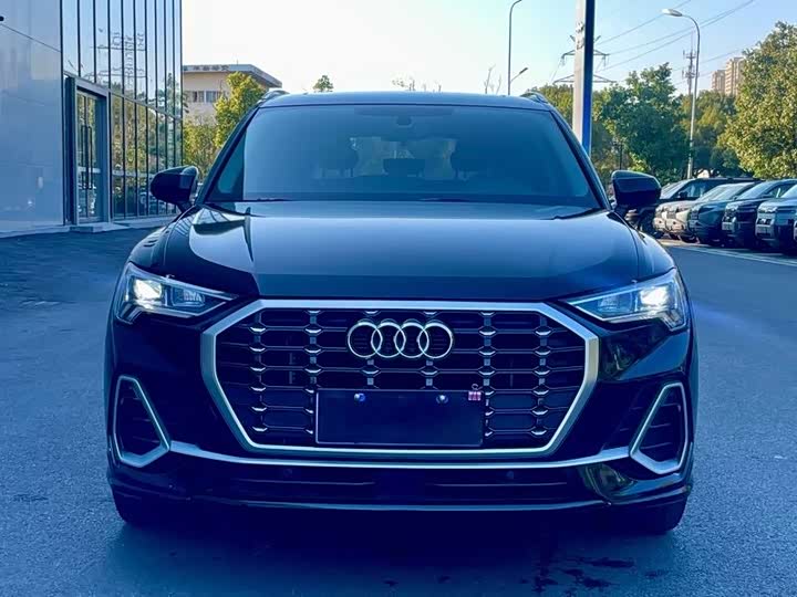 Фото 2 - Audi Q3
