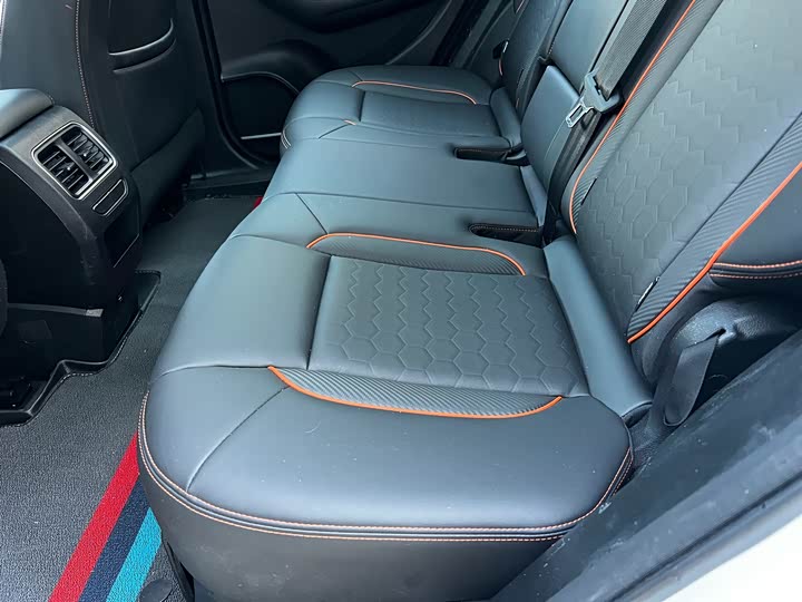 Фото 8 - Haval F7