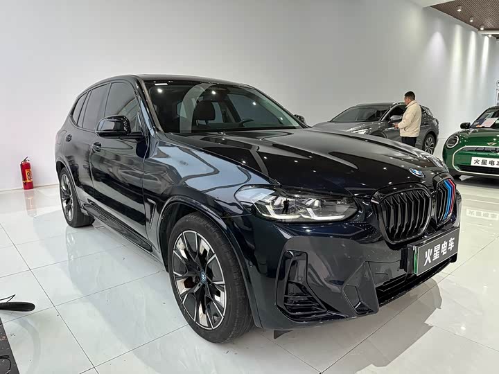 Фото 2 - BMW iX3