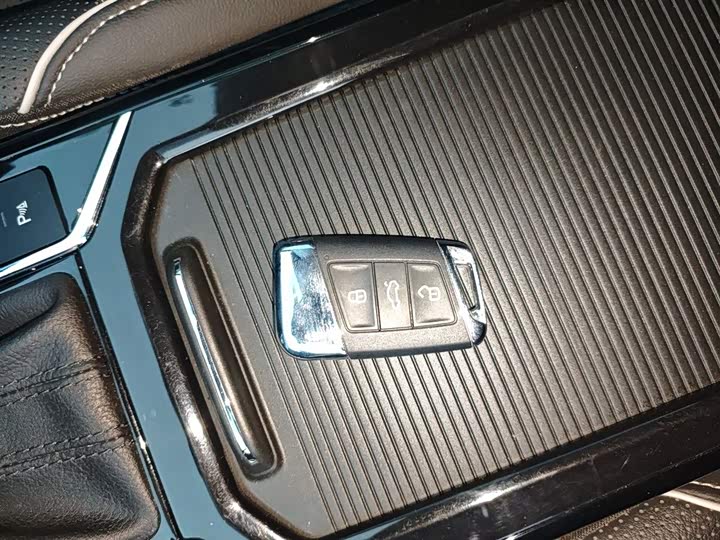 Фото 9 - Volkswagen Passat