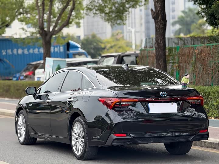 Фото 9 - Toyota Avalon