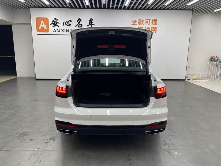 Фото 5 - Audi A4L