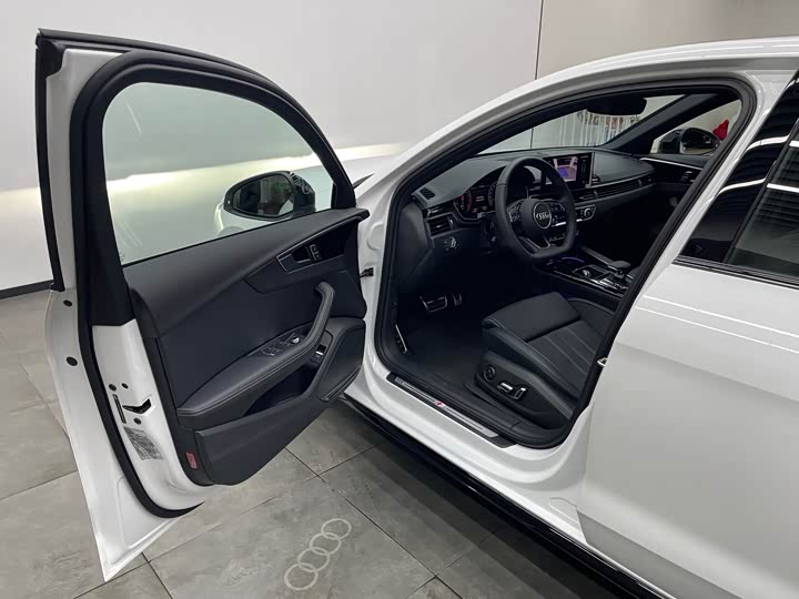 Фото 7 - Audi A4L