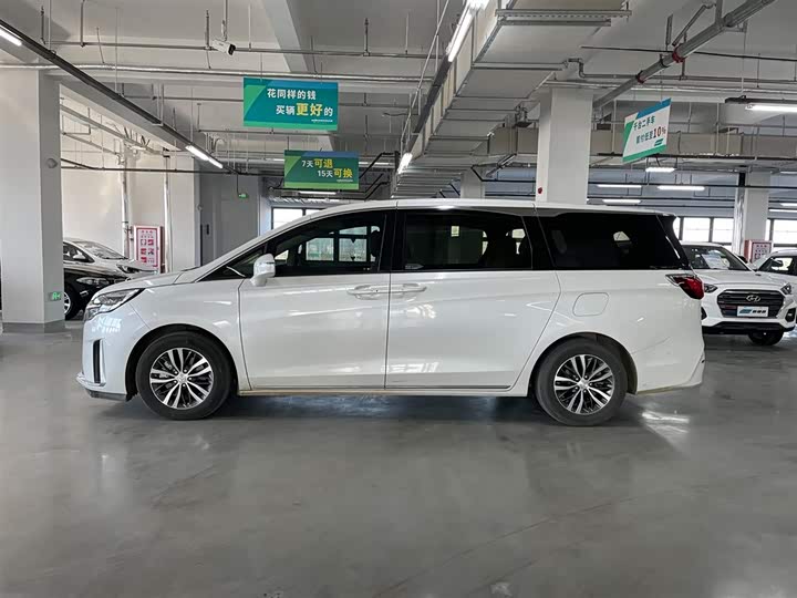 Фото 3 - Buick GL8 ES