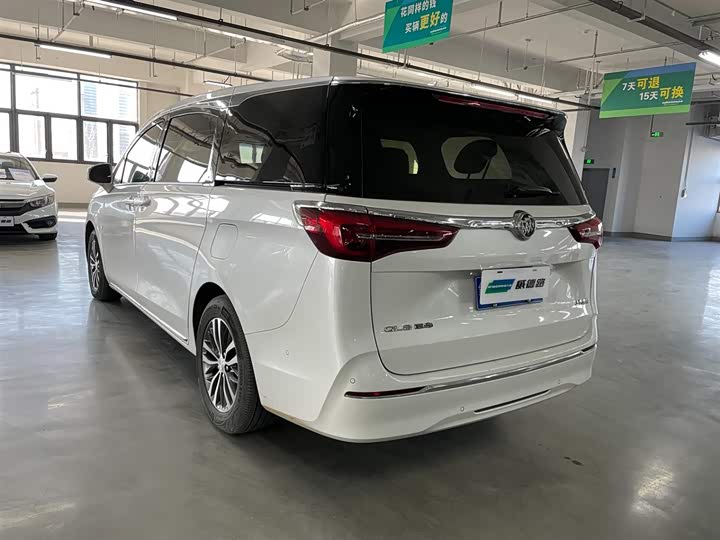 Фото 4 - Buick GL8 ES