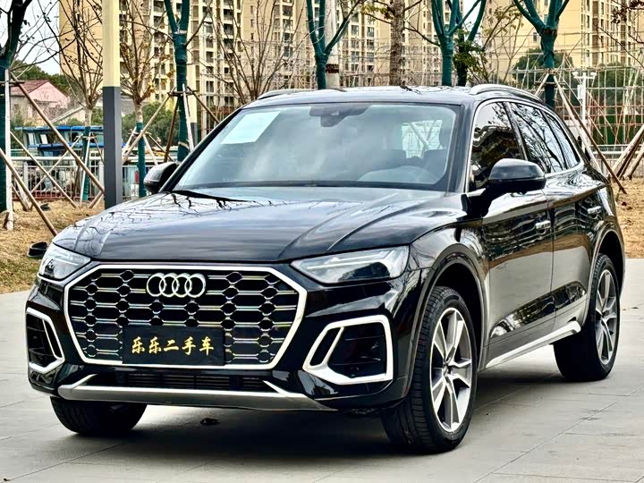 Фото 1 - Audi Q5L