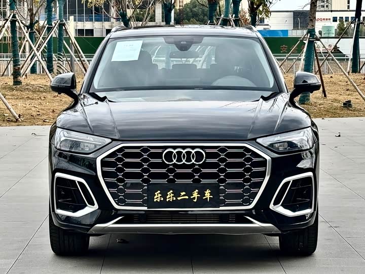Фото 2 - Audi Q5L