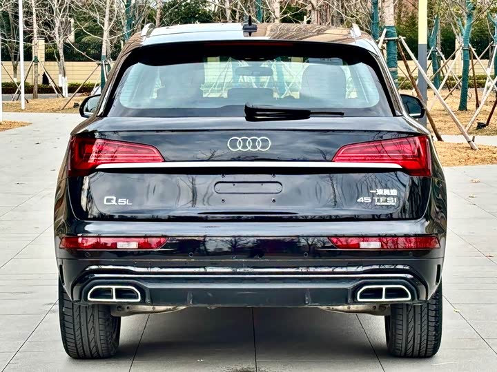 Фото 5 - Audi Q5L