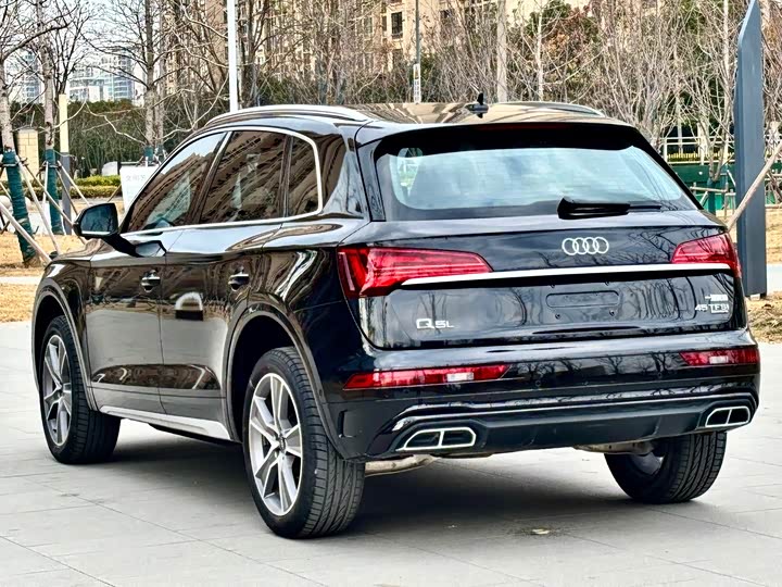 Фото 6 - Audi Q5L