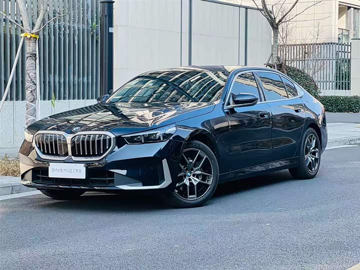 Фото 1 - BMW 5 Series