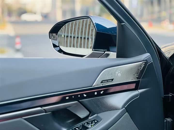 Фото 9 - BMW 5 Series