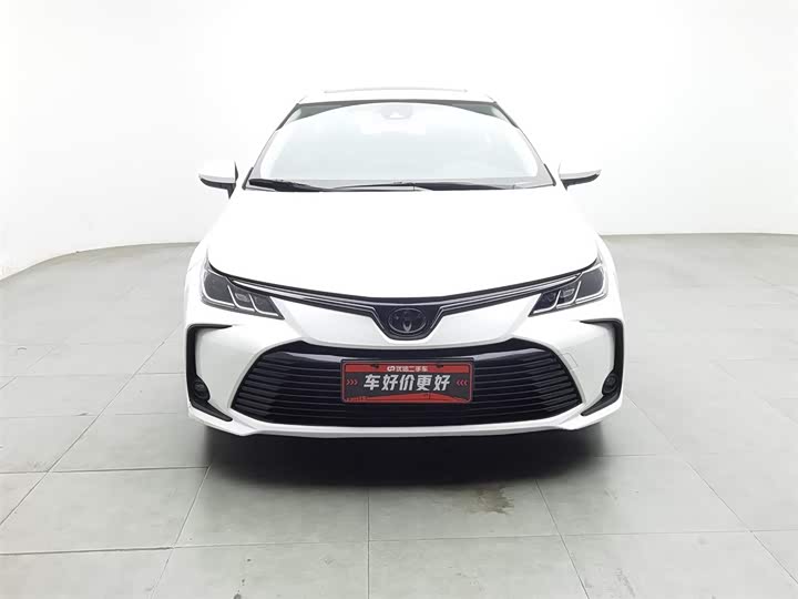 Фото 3 - Toyota Corolla