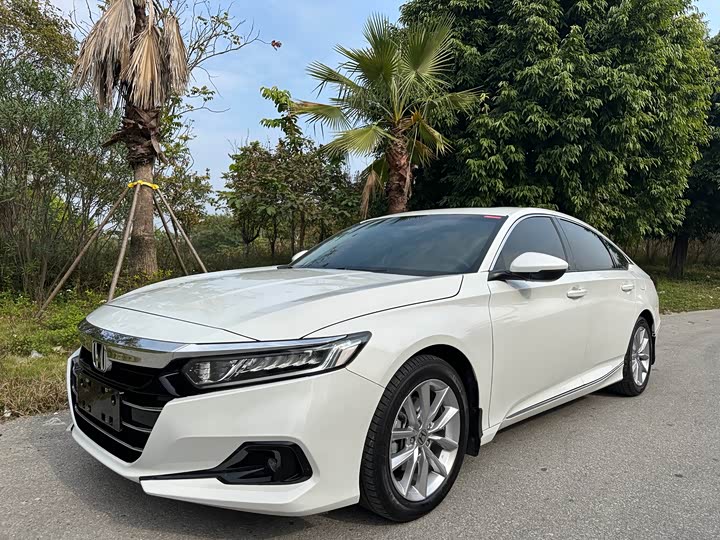 Фото 1 - Honda Accord