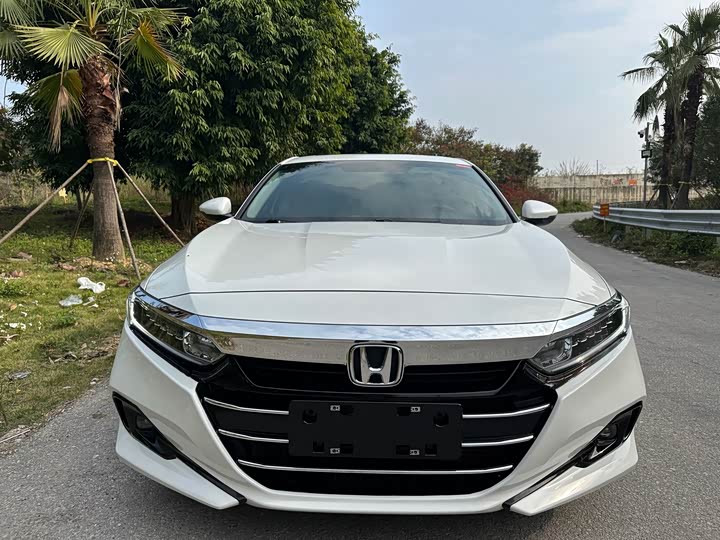 Фото 2 - Honda Accord