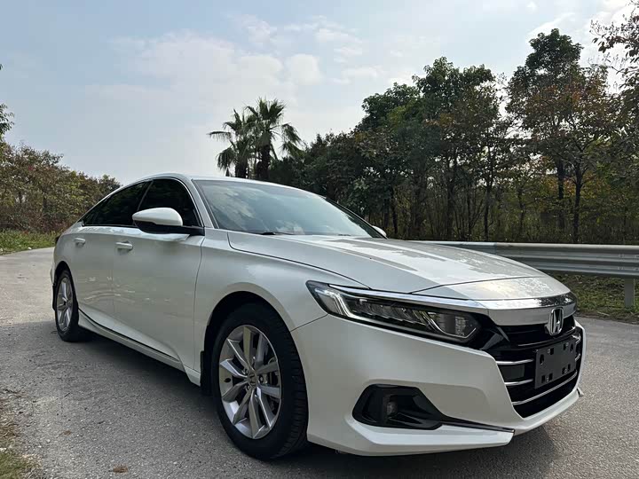 Фото 3 - Honda Accord