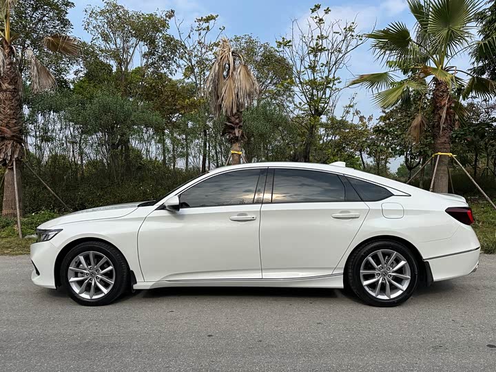 Фото 7 - Honda Accord