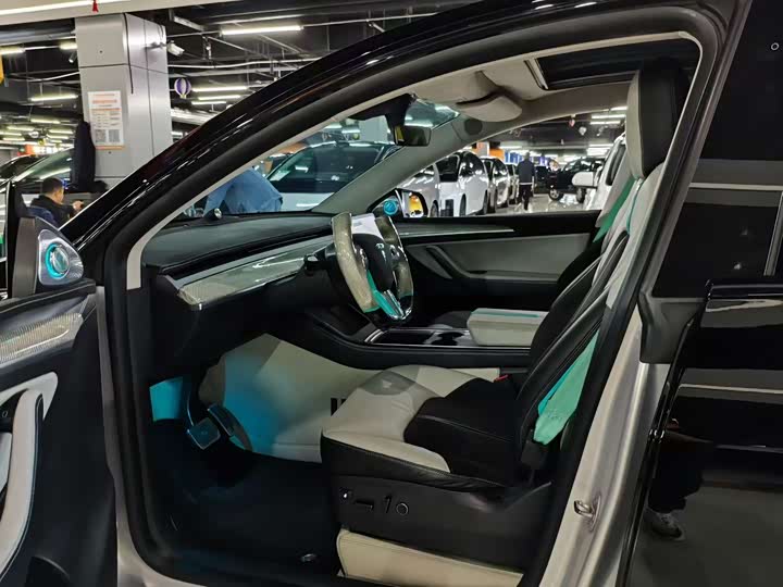 Фото 6 - Tesla Model Y