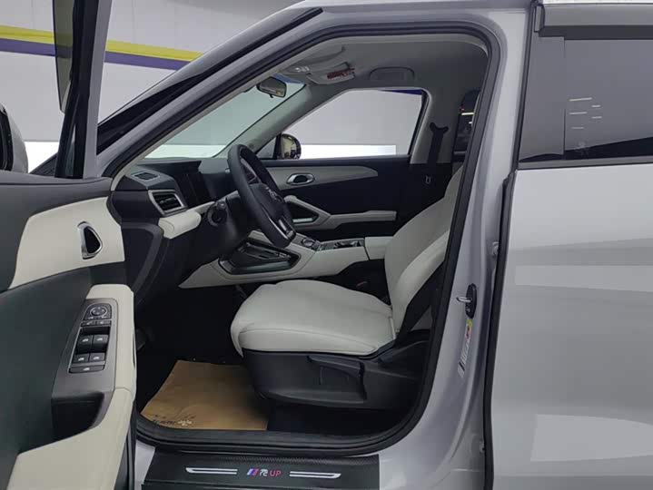 Фото 9 - BYD Yuan Up