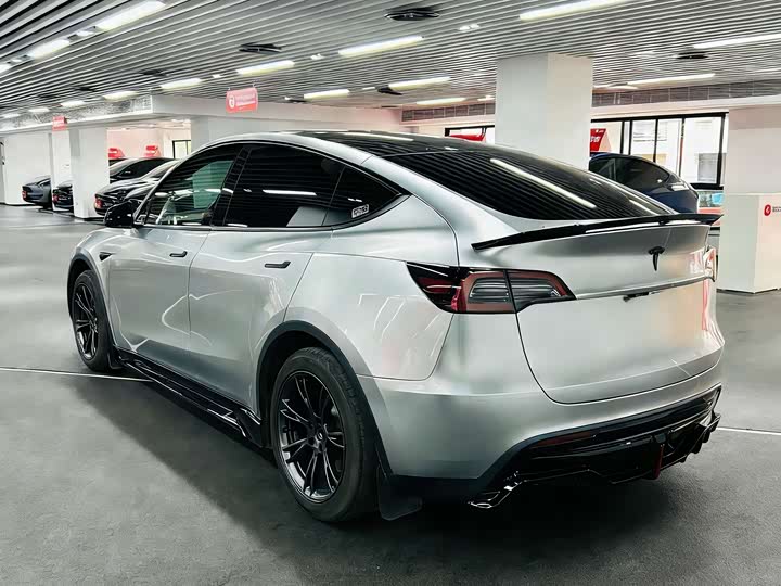 Фото 6 - Tesla Model Y