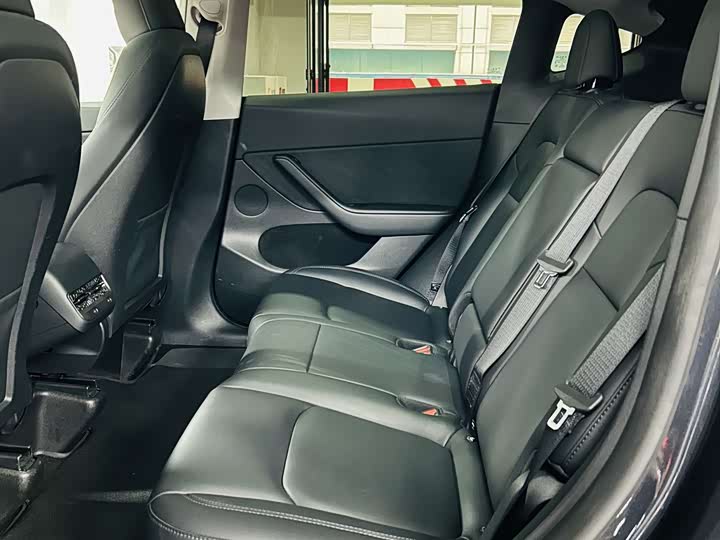 Фото 8 - Tesla Model Y