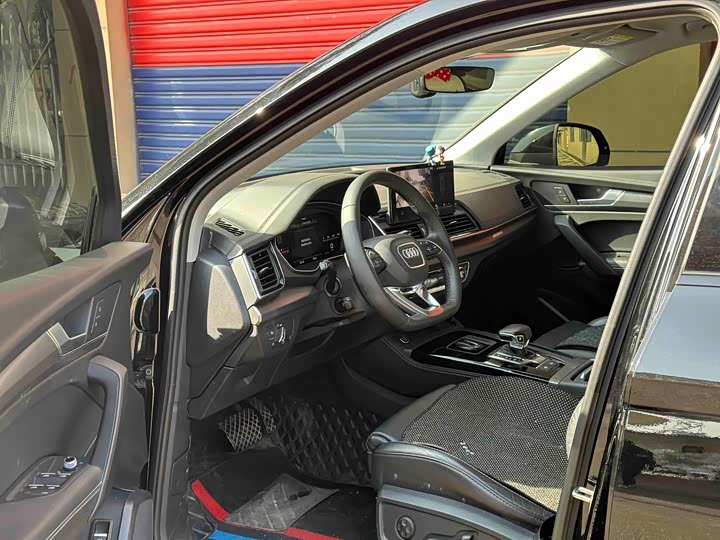 Фото 4 - Audi Q5L