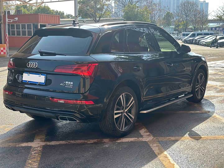 Фото 9 - Audi Q5L
