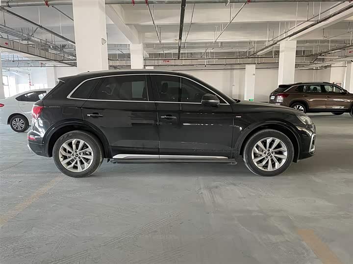 Фото 3 - Audi Q5L