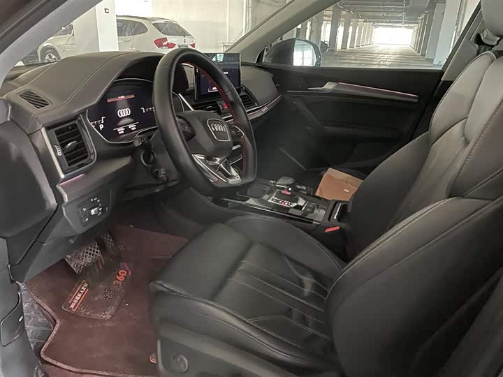 Фото 7 - Audi Q5L